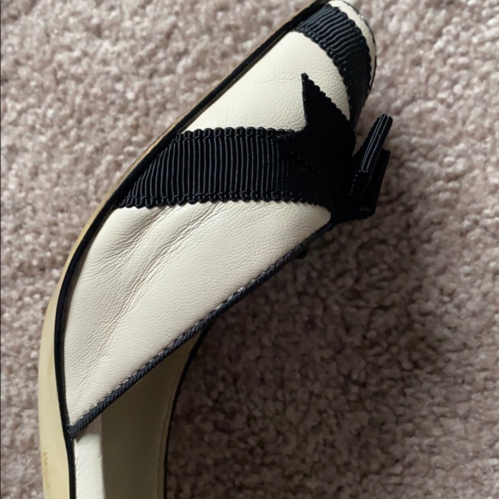 Anne Klein Demos Nude Leather Heel w/ Black Bow - Picture 9 of 14